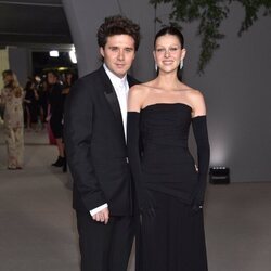 Brooklyn Beckham y Nicola Peltz en la gala del Museo de la Academia de Cine