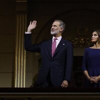 Los Reyes Felipe y Letizia en el palco real en el estreno de la ópera 'Aída' en el Teatro Real