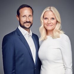 Haakon y Mette-Marit de Noruega en un retrato oficial