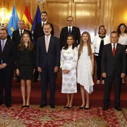 Los Reyes de España y sus hijas reciben a los galardonados de los Premios Princesa de Asturias 2022