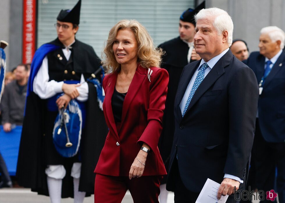 El Duque de Alba y Alicia Koplowitz a su llegada a la gala de los Premios Princesa de Asturias 2022