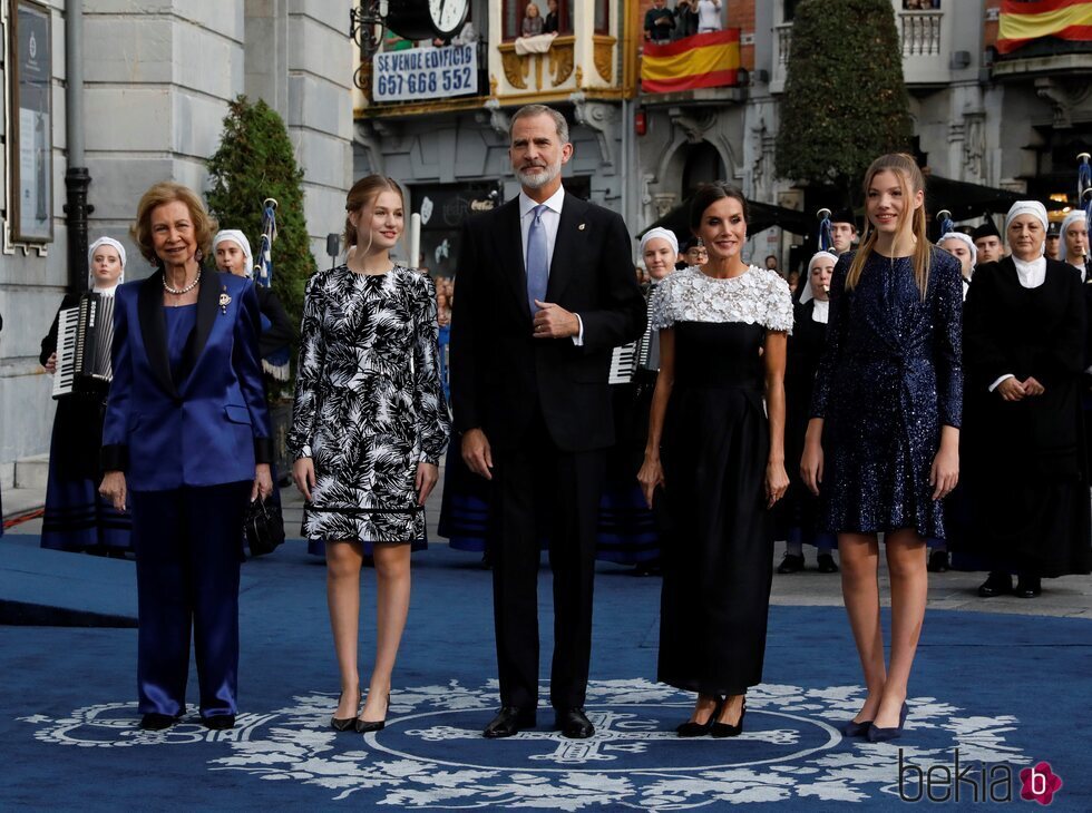 Los Reyes de España, la Princesa Leonor, la Infanta Sofía y la Reina emérita en los Premios Princesa de Asturias 2022