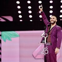 Manuel Turizo recoge su premio en la gala de Los 40 Music Awards 2022
