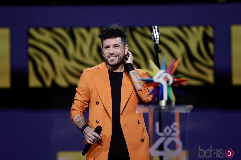 Pablo López es fotografiado en la gala de Los 40 Music Awards 2022