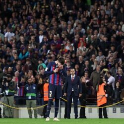 Gerard Piqué llorando de emoción en su último partido con el Barça