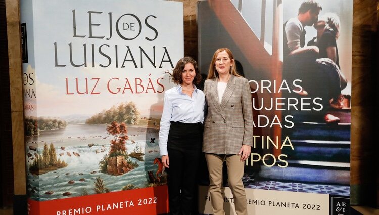 Cristina Campos y Luz Gabás en la presentación de sus novelas