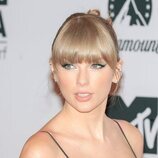 Primer plano de Taylor Swift en la alfombra roja de los MTV EMA 2022
