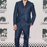 Miguel Ángel Silvestre en la alfombra roja de los MTV EMA 2022