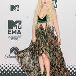 Ava Max en la alfombra roja de los MTV EMA 2022