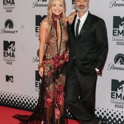 Rita Ora y Taika Waititi en la alfombra roja de los MTV EMA 2022