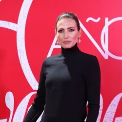 Nieves Álvarez en la alfombra roja de los VI Premios Woman