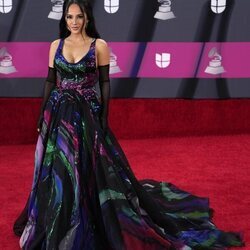 Becky G en la alfombra roja de los Latin Grammy 2022