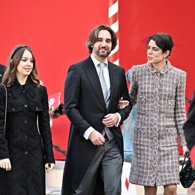 Alexandra de Hannover, Carlota Casiraghi y Dimitri Rassam en el Día Nacional de Mónaco 2022