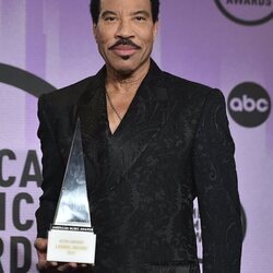 Lionel Richie, galardonado en los American Music Awards 2022