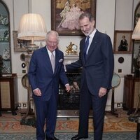 El Rey Carlos III y el Rey Felipe VI, muy cómplices en su encuentro en Clarence House