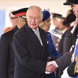 El Rey Carlos III en la ceremonia de bienvenida al Presidente de Sudáfrica por su Visita de Estado a Reino Unido