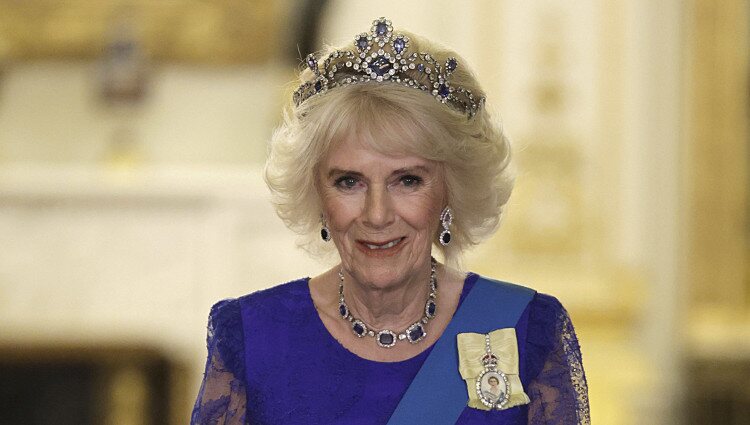 La Reina Camilla durante la cena de Estado ofrecida en honor del Presidente de Sudáfrica en Buckingham