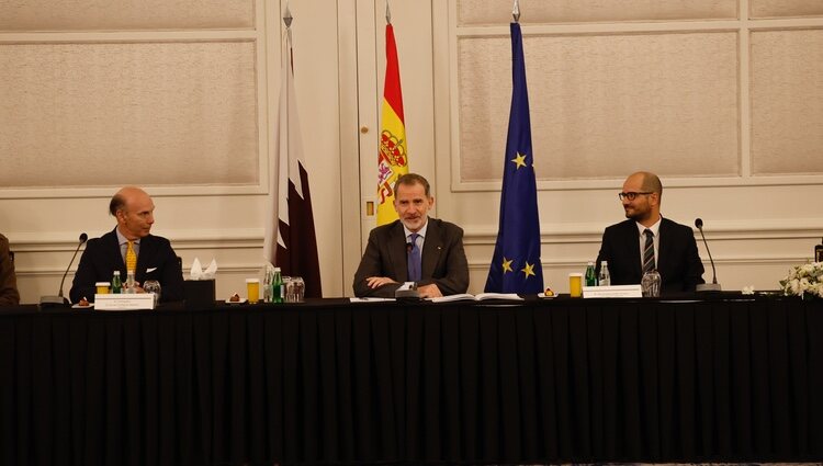 El Rey Felipe VI en un encuentro con una representación de empresas españolas en Catar