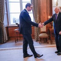 Harald de Noruega recibe al Presidente de Serbia tras recuperarse de un resfriado