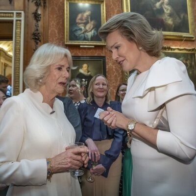 La Reina Camilla y Matilde de Bélgica en una recepción contra la violencia de género en Buckingham Palace