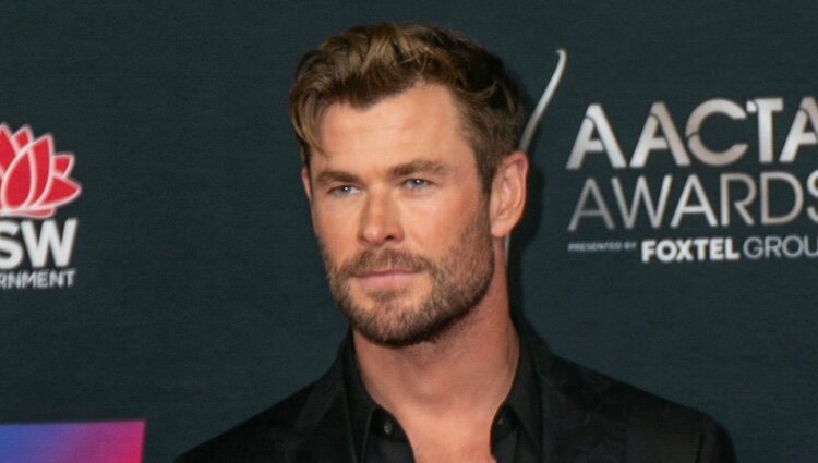 Chris Hemsworth en los Premios AACTA 2022 en Sidney