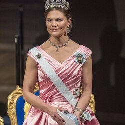 Victoria de Suecia con la tiara de Botones en los Premios Nobel 2022