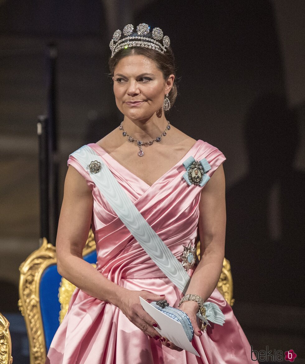 Victoria de Suecia con la tiara de Botones en los Premios Nobel 2022