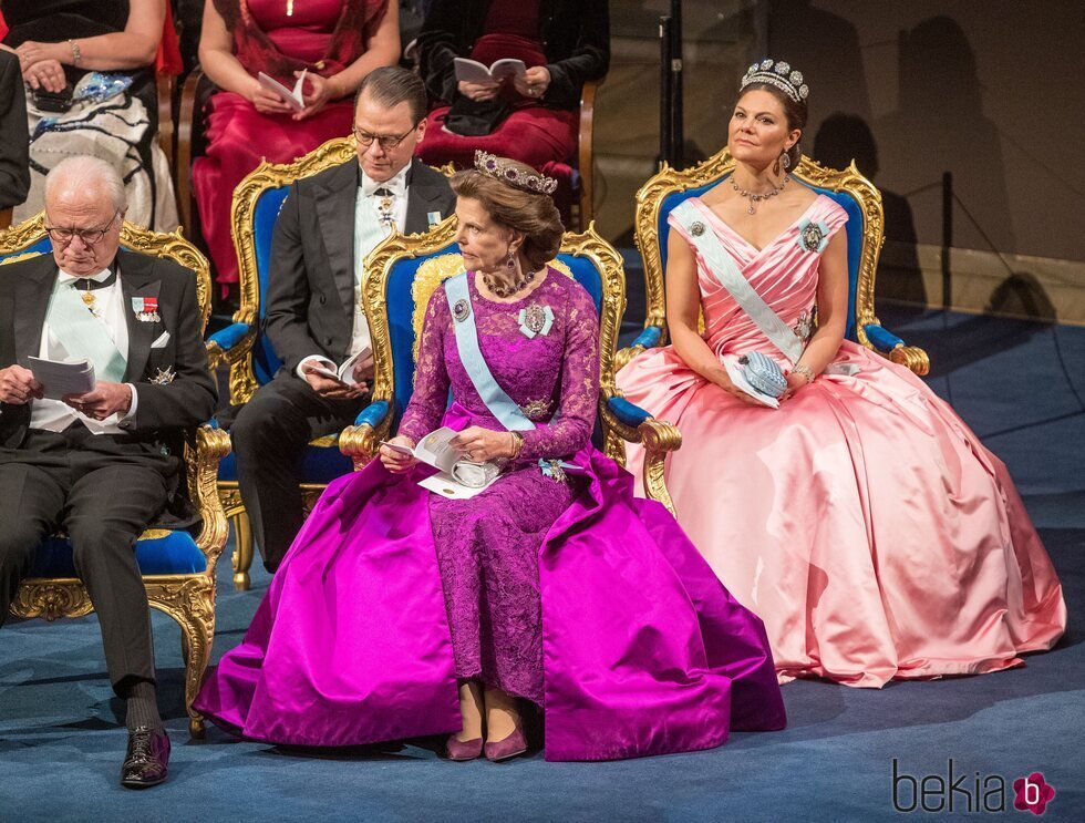 Carlos Gustavo y Silvia de Suecia y Victoria y Daniel de Suecia en los Premios Nobel 2022