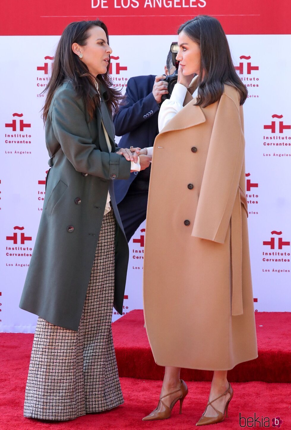 La Reina Letizia y Kate del Castillo en la inauguración de la sede del Instituto Cervantes en Los Angeles