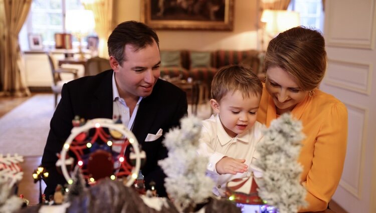 Los Príncipes Guillermo y Estefanía junto a su hijo, el Príncipe Charles, felicitan la Navidad 2022