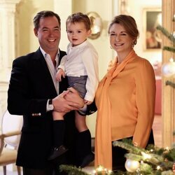 Posado oficial de navidad de los Príncipes Guillermo y Estefanía de Luxemburgo junto a su hijo, Charles
