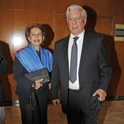 Mario Vargas Llosa y Patricia Llosa en la presentación de un libro