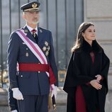 Los Reyes Felipe y Letizia a su llegada a la Pascua Militar 2023