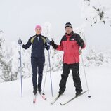 Carlos Gustavo de Suecia y Victoria de Suecia esquiando juntos en Sälen tras una conferencia