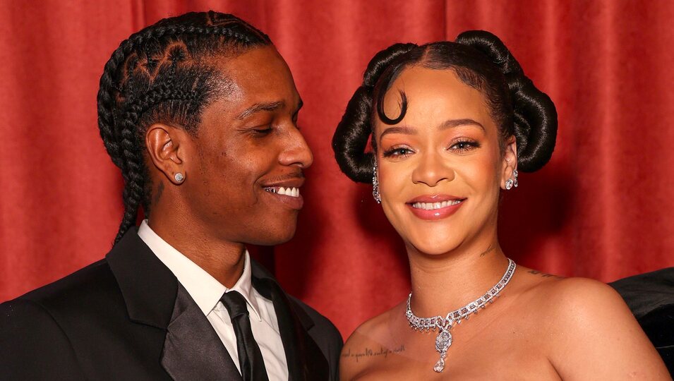 Rihanna y A$AP Rocky en los Globos de Oro 2023