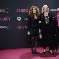 Sofía Cristo, Bárbara Rey y Chelo García Cortés en la premiere de 'Cristo y Rey'
