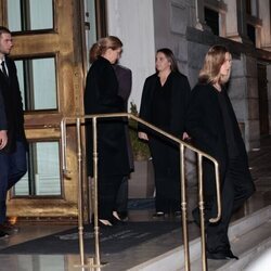 La Infanta Cristina y sus hijos Juan Urdangarin, Miguel Urdangarin e Irene Urdangarin tras la cena previa al funeral de Constantino de Grecia
