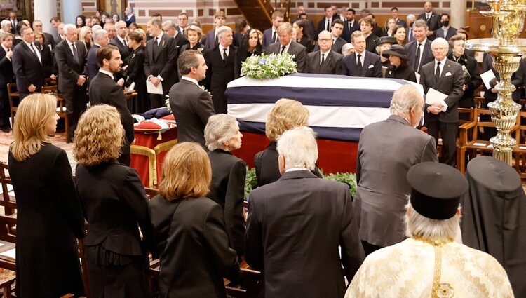 Los royals asistentes al funeral de Constantino de Grecia