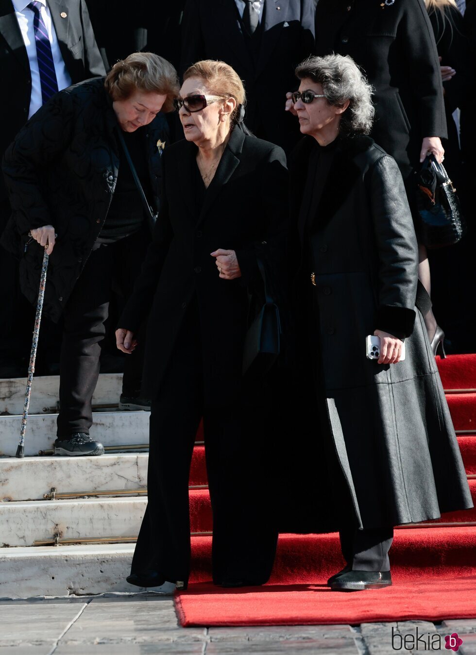 Farah Pahlavi en el funeral de Constantino de Grecia