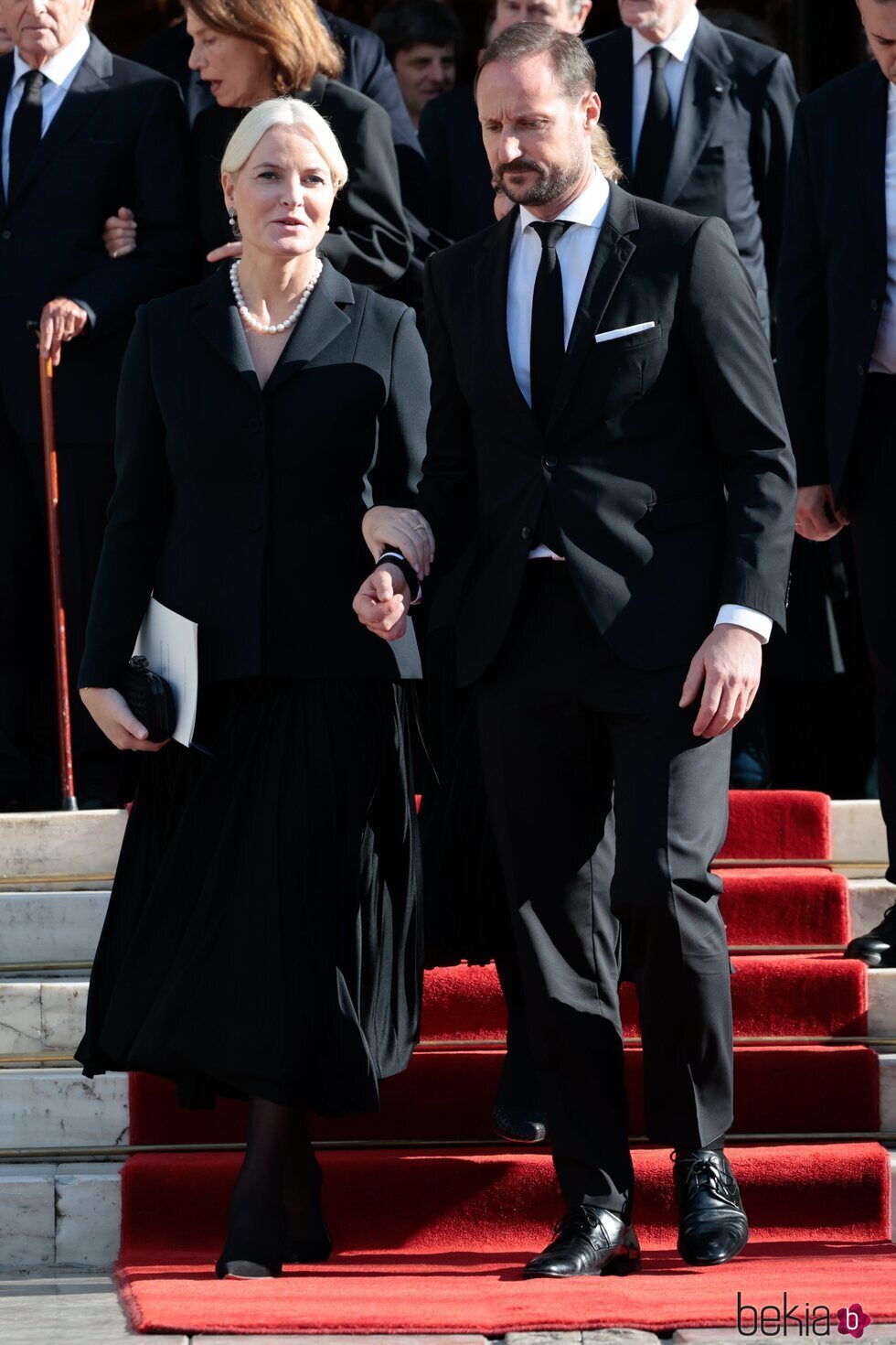 Haakon y Mette-Marit de Noruega en el funeral de Constantino de Grecia