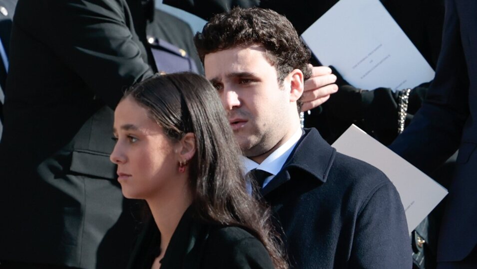 Froilán y Victoria Federica a la salida del funeral de Constantino de Grecia