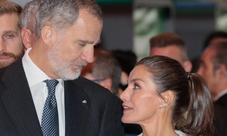 Los Reyes Felipe y Letizia, muy cómplices en la inauguración de FITUR 2023