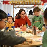 Kate Middleton en su visita a la Escuela Infantil Foxcubs