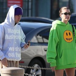 Hailey Bieber pasea por Los Ángeles junto a Justin Bieber