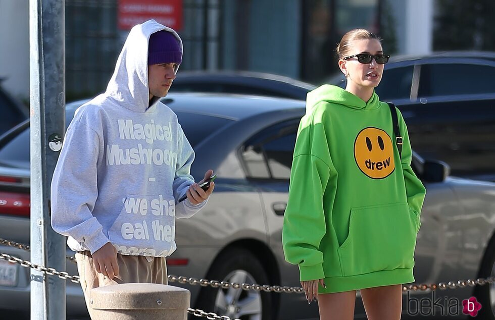 Hailey Bieber pasea por Los Ángeles junto a Justin Bieber