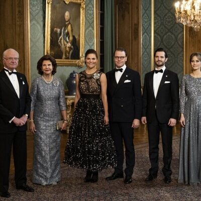 La Familia Real Sueca en la cena de gala por el comienzo del año del Jubileo del Rey de Suecia
