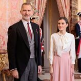 Los Reyes Felipe y Letizia esperan al Cuerpo Diplomático en la recepción del Palacio Real