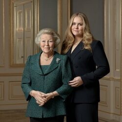 Beatriz de Holanda y Amalia de Holanda en el 85 cumpleanos de Beatriz de Holanda