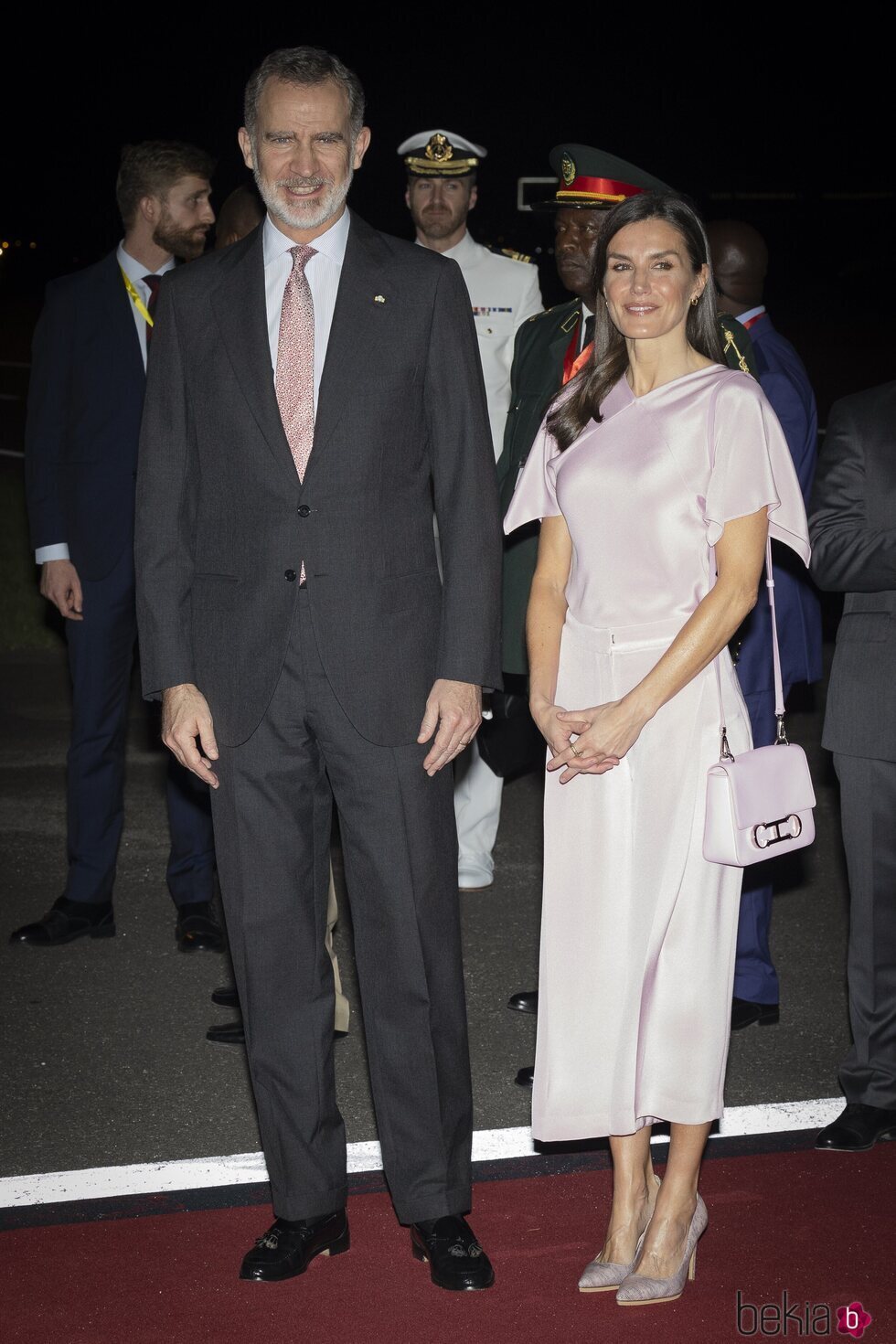 Los Reyes Felipe y Letizia a su llegada al aeropuerto de Luanda para su Visita de Estado a Angola