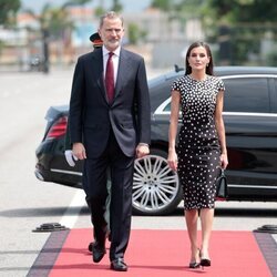 Los Reyes Felipe y Letizia en el Memorial Agostinho Neto de Luanda